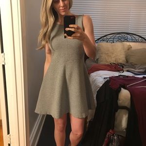 Loft Gray beautiful dress never worn 💛